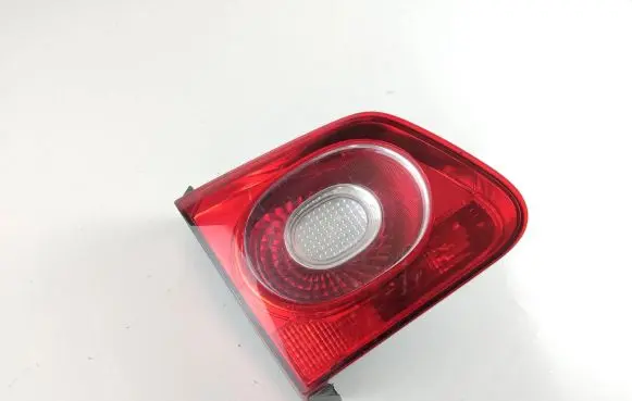 Volkswagen Tiguan Tailgate rear/tail lights 5N0945093B