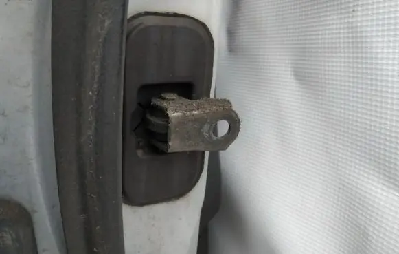 Nissan Qashqai Front door check strap stopper 