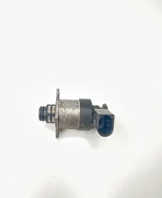 Audi A4 S4 B8 8K Fuel pressure regulator 1011532065 0928400798