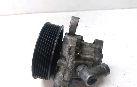 Mercedes-Benz ML W164 Power steering pump A0054660101