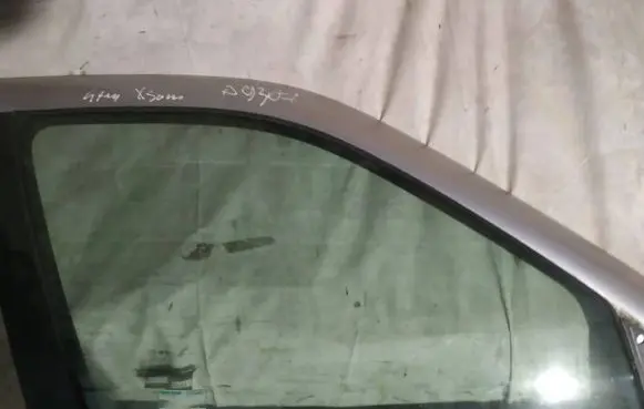 Citroen Xsara Front door window glass four-door as2
