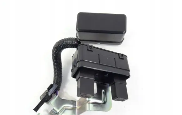 Nissan X-Trail T32 Relay mounting block 
