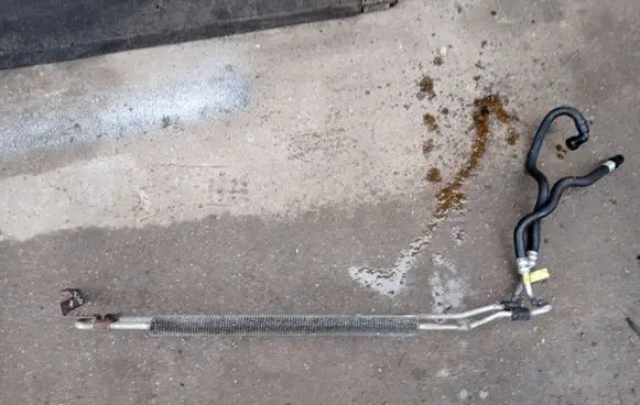 Volvo S80 Power steering radiator 31202354