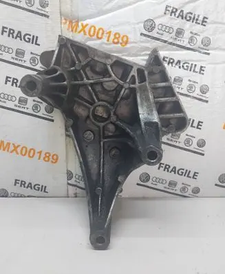 Volkswagen PASSAT B6 Engine mounting bracket 03G199207G V550KTS122