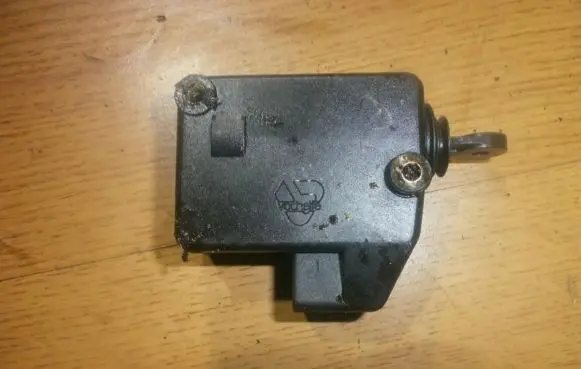 Peugeot 406 Central locking motor 