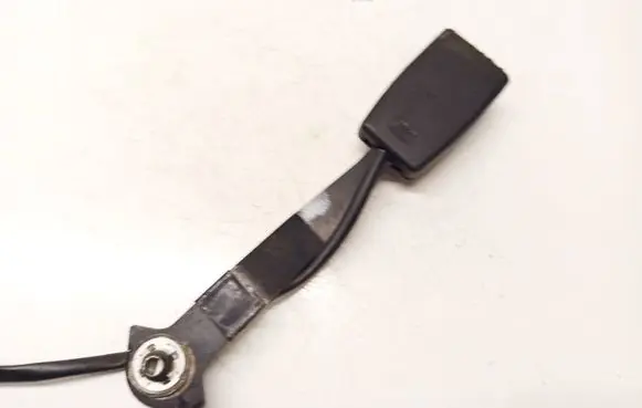 Mazda 5 Front seatbelt buckle 