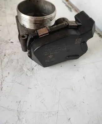 BMW 5 F10 F11 Throttle valve 7555944