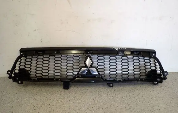 Mitsubishi Outlander Front grill 