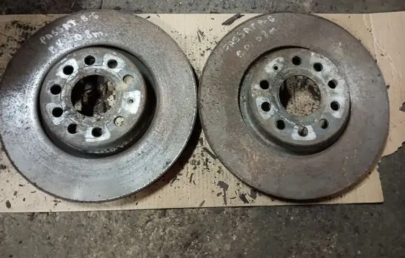 Volkswagen PASSAT B6 Front brake disc