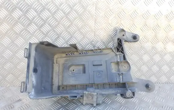 Volkswagen PASSAT B6 Battery tray 1K0915333