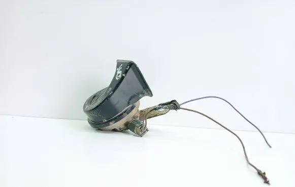 BMW 5 E39 Horn signal 703881157 024148