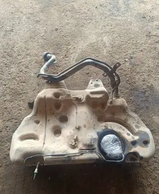 Renault Latitude (L70) Fuel tank 