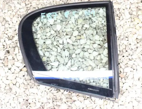 BMW 1 E81 E87 Rear side window 7070374