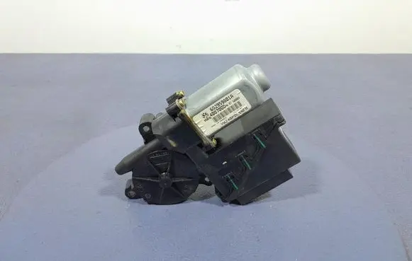 Volkswagen Polo Front door window regulator with motor 602959801A