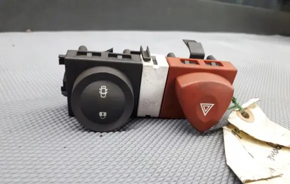 Renault Megane II Hazard light switch 88040009