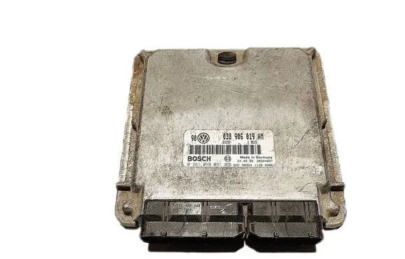 Volkswagen PASSAT B7 Engine control unit/module 038906019AM