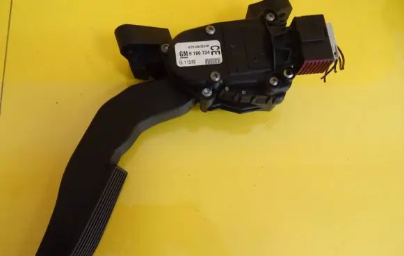 Opel Signum Accelerator throttle pedal 9186724
