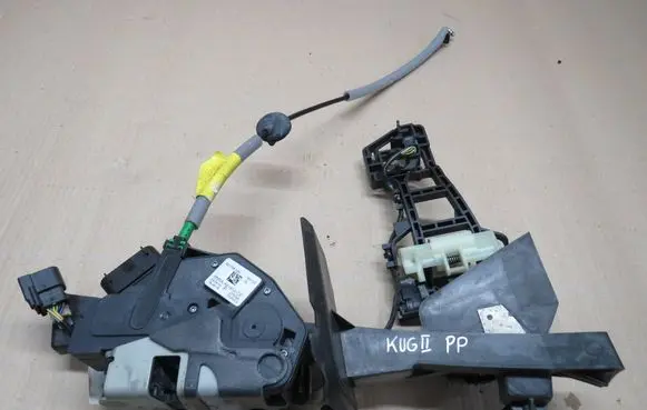 Ford Kuga II Front door lock 921758105 BM5AA21812CE