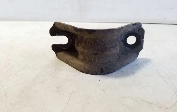 Nissan Navara D23 Sway bar bush bracket, rear 