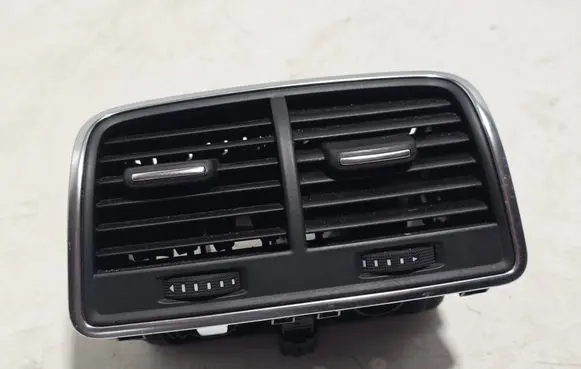 Rear air vent grill