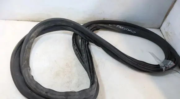 Ford Transit Courier Rubber seal front door (on door) 