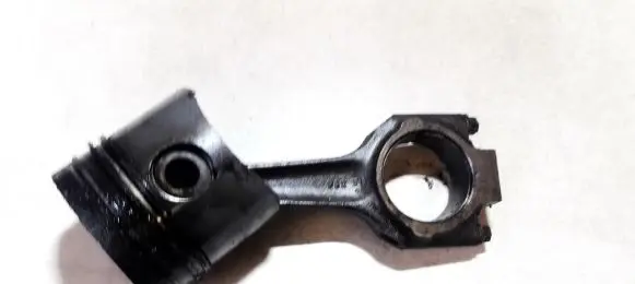 Ford Escort Piston with connecting rod s89ff