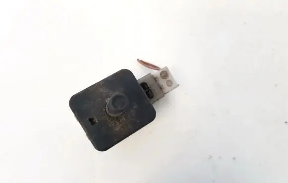 Mercedes-Benz E W211 Front door sensor 2028203510