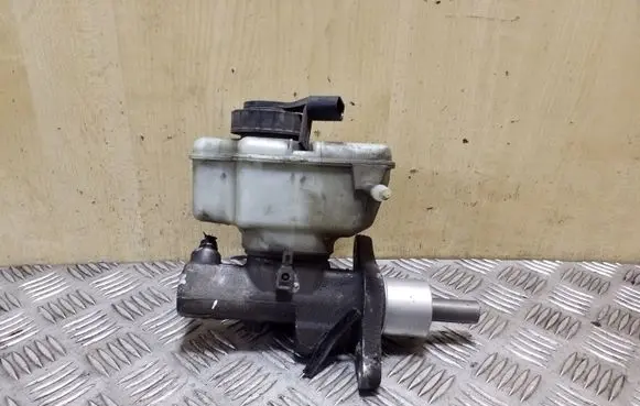 Skoda Octavia Mk2 (1Z) Master brake cylinder 1K1611301D