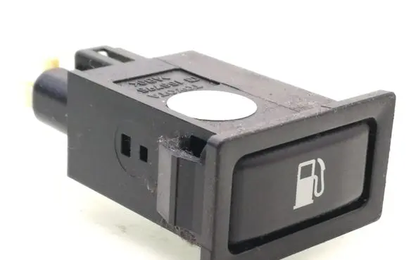Toyota Avensis T250 Fuel tank opening switch 156795