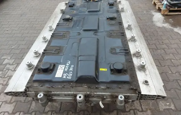 Mercedes-Benz EQV 447 Hybrid/electric vehicle battery bracket 