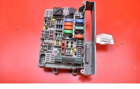 BMW X3 E83 Fuse box set 6906623