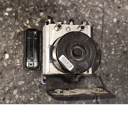 Toyota Yaris ABS Pump 895410d040 445100d031