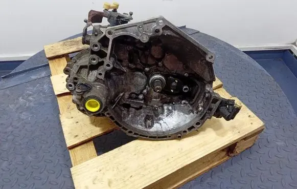 Mercedes-Benz E C207 W207 Manual 6 speed gearbox 20CQ25