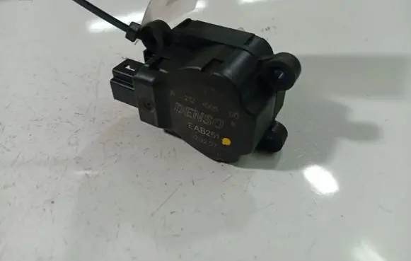 Citroen C4 Grand Picasso Air flap motor/actuator EAB251