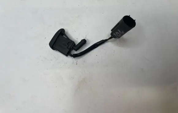 BMW 3 E46 Windshield washer spray nozzle 8362821