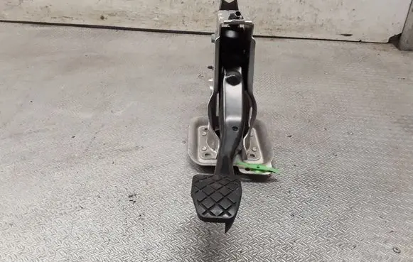 Volkswagen Golf Plus Brake pedal 1K1721057N