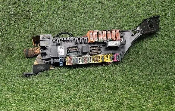 Mercedes-Benz GL X166 Fuse module A1665402350 51726583
