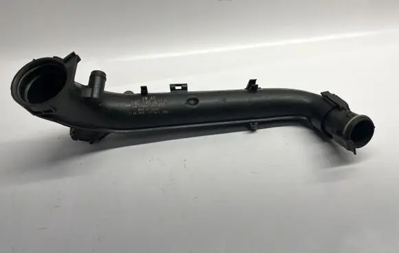 Volkswagen Jetta VII Air intake hose/pipe 04E145673P