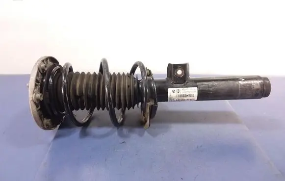 BMW 4 F32 F33 Front shock absorber with coil spring 6873796