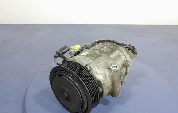 Volkswagen Cross Polo Air conditioning (A/C) compressor (pump) 6Q0820808G