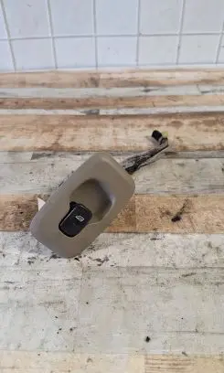 Volvo XC90 Electric window control switch 8685288