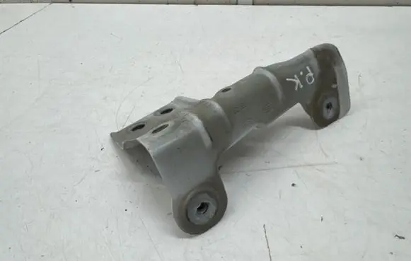 Seat Arona Fender mounting bracket 6F9821327A