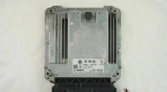 Volkswagen PASSAT B6 Engine control unit/module 03C906021 0261S04448
