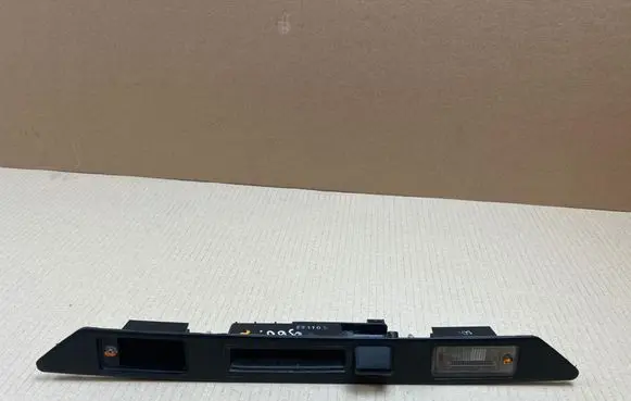 Audi Q7 4L Trunk door license plate light bar 4L0827574