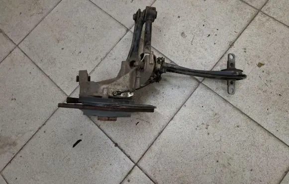 Jeep Cherokee Rear wheel hub spindle/knuckle 