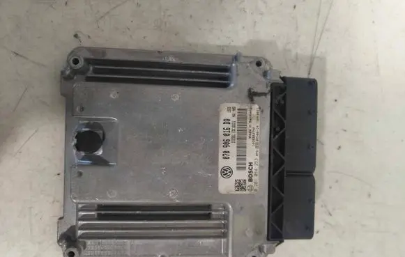 Volkswagen Transporter - Caravelle T5 Engine control unit/module 070906016DQ 1039S23742 0281014253