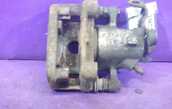 Opel Zafira B Rear brake caliper