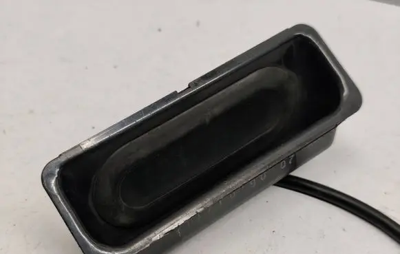 BMW 5 E39 Tailgate opening switch 8168035 51248168035