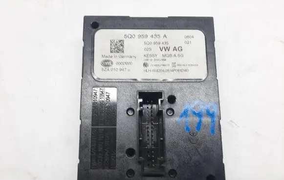 Volkswagen Golf VII Other control units/modules 5Q0959435A