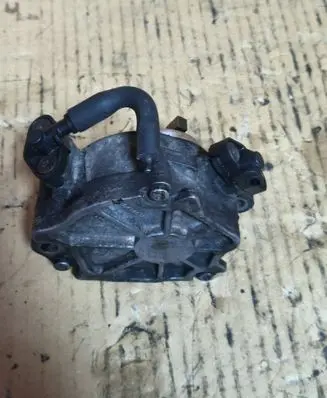 Peugeot 208 I Vacuum pump 9684786780
